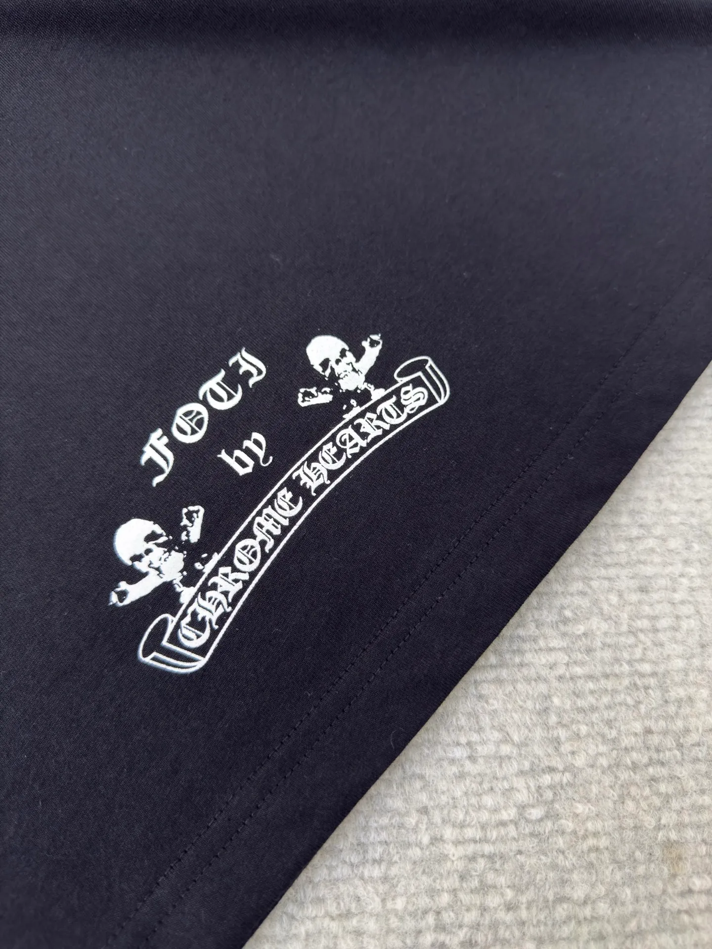 P240 Chrome Hearts FOTI Skull Print Tee Authentic Open Edition - Physical Counter - Top Luxury Quality 🆚 Instant sale of all versions on the market Fabric is made of 26 weave 200g cotton material Printing uses black ink Water slurry printing Customized supporting accessories Size S M L